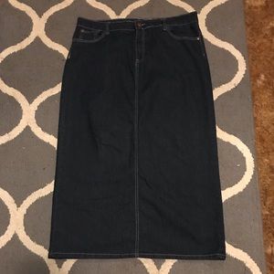Dark denim skirt